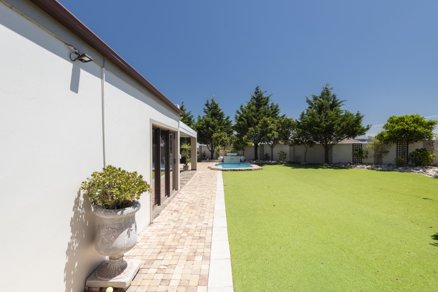 4 Bedroom Property for Sale in Country Club Western Cape